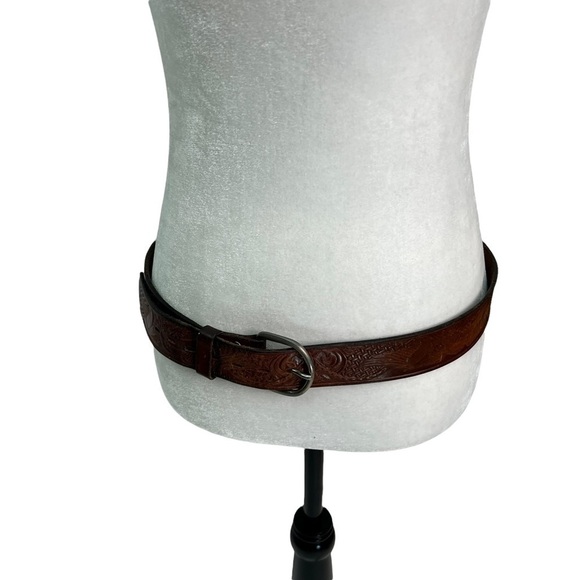 VINTAGE Top Grain Brown Leather Embossed Western Belt Size medium - Picture 10 of 10